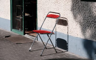 Abdos au Bureau : Votre Routine Facile sur Chaise pour un Ventre Fort