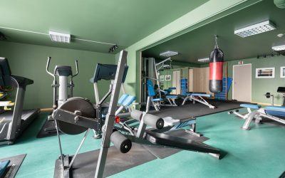 Fitness Maison : La Chaise, Votre Alliée Sportive