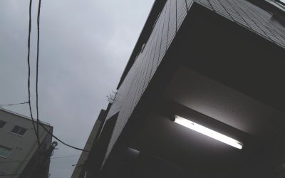 Le Guide Ultime pour Adopter le Minimalisme en 2025 : Simplifiez Votre Vie, Enrichissez Votre Esprit