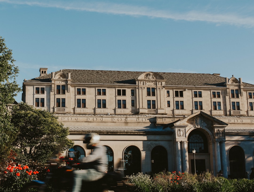 10-activit-s-compl-mentaires-qui-r-sisteront-l-re-de-l-ia-1761827388522