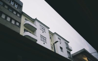 Le Guide Ultime pour Adopter le Minimalisme en 2025 : Simplifiez Votre Vie et Épanouissez-vous !