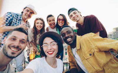 Les meilleurs conseils financiers pour les adolescents : commencez tôt, réussissez mieux !