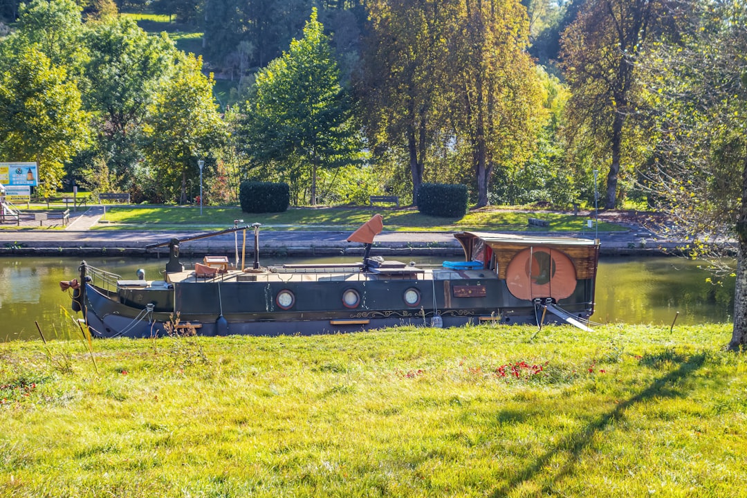 vivre-avec-100-objets-le-guide-ultime-pour-une-maison-minimaliste-en-2025-1761611343492