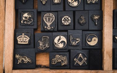 Décrypter l’Amour : Le Guide Ultime de la Compatibilité Astrologique en 2025