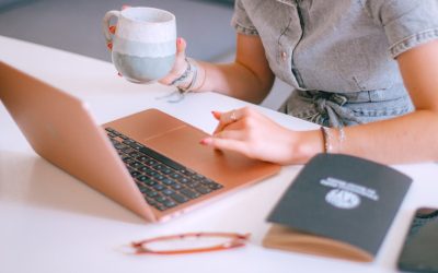 Devenir un Influenceur à Succès : Guide Complet pour YouTube, Instagram, TikTok et Facebook en 2025