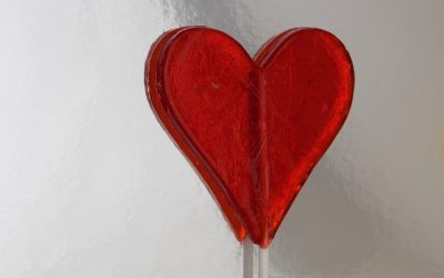 Décrypter la Compatibilité Amoureuse Astrologique en 2025 : Votre Guide Complet pour des Relations Épanouies