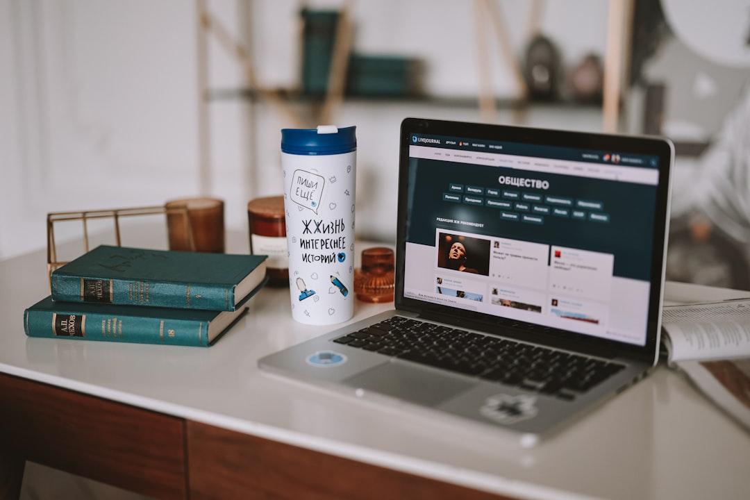 devenir-un-influenceur-succ-s-en-2026-votre-guide-complet-pour-youtube-instagram-tiktok-et-facebook-1772162947537