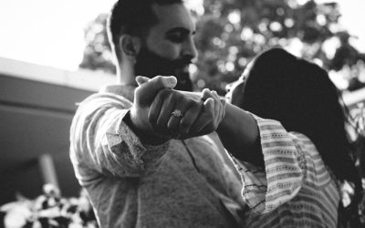 MBTI et compatibilité amoureuse : Au-delà des étiquettes, construire des relations authentiques