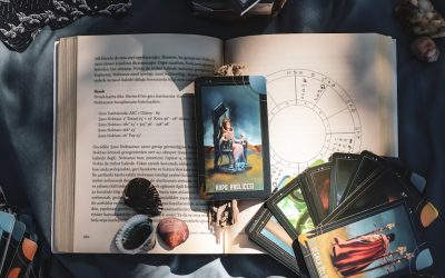 L’astrologie et la compatibilité amoureuse : Guide pour des relations harmonieuses