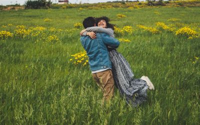 L’Astrologie et l’Amour : Décrypter la Compatibilité Astrale à l’Ère Moderne 💖