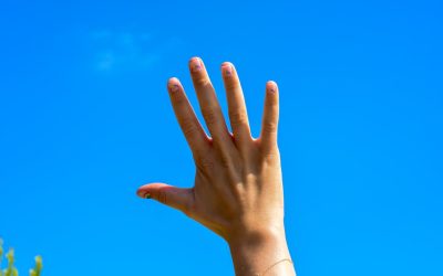 La Compatibilité Astrologique à l&rsquo;Ère Numérique : Au-delà des Signes Solaires ✨