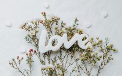 Décrypter les Mystères de l&rsquo;Amour : Votre Guide de la Compatibilité Astrologique en 2026 ✨